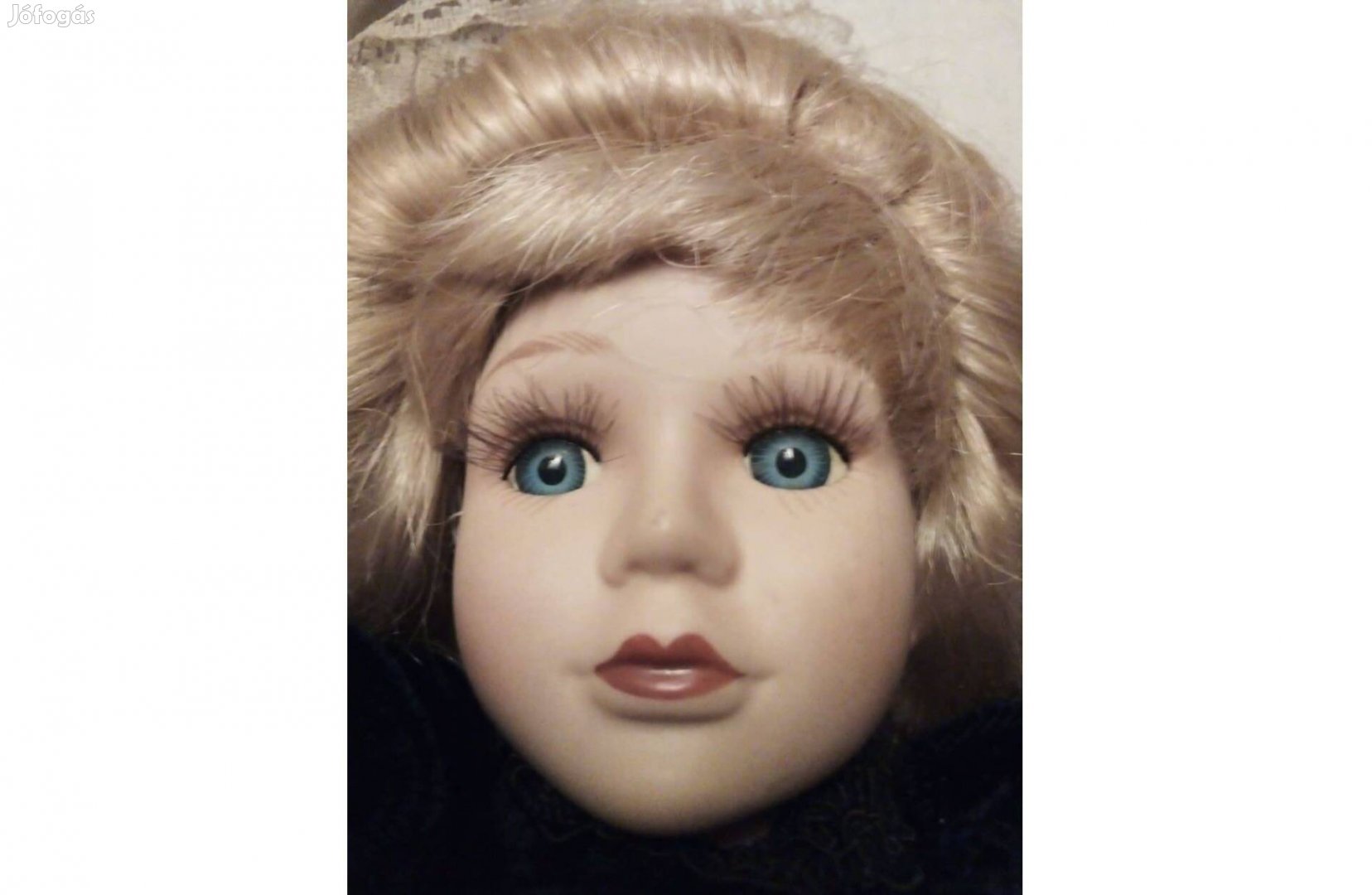 Szőke porcelán baba 9420-as jelzéssel. 46 cm