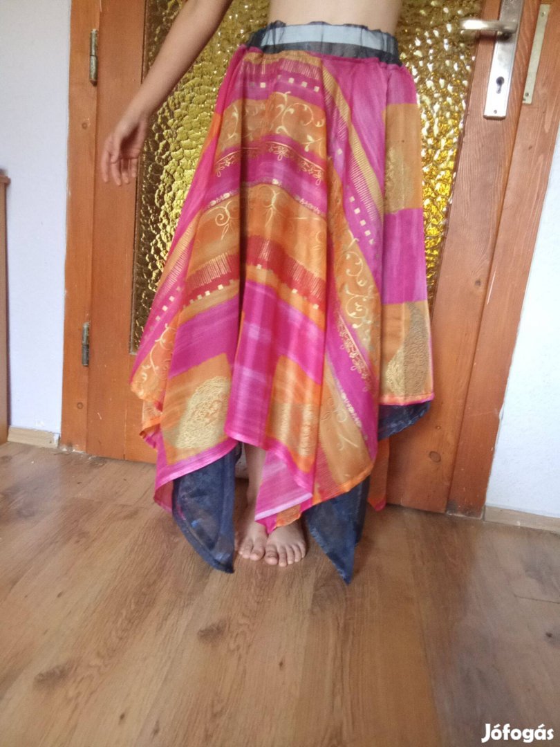 Szoknya. 158