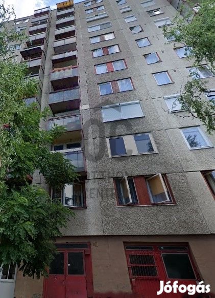 Szolnok, Széchenyi lakótelepen 2 szobás lakás eladó!