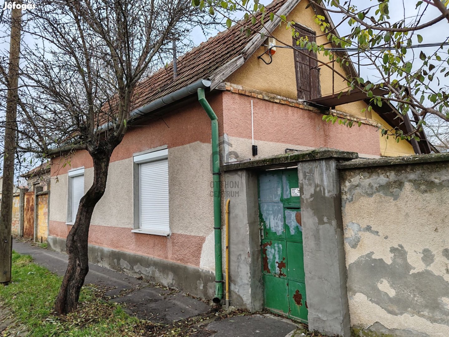 Szolnoki eladó vályog családi ház