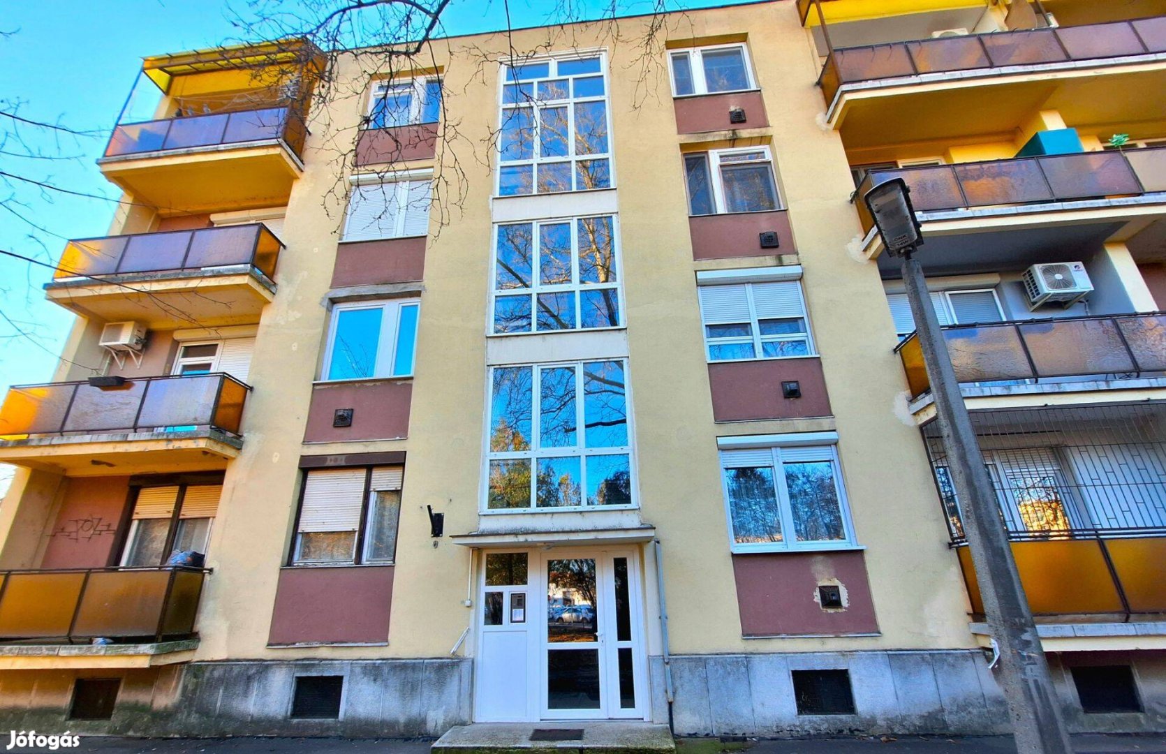 Szolnoki lakás,1,5 szoba, 42+4m2, ingyenes parkoló, 16,9M !!!
