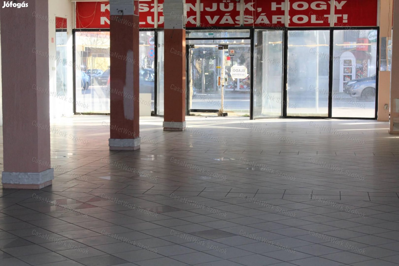 Szolnokon a Belvárosban 1147 m2-es üzletház eladó!
