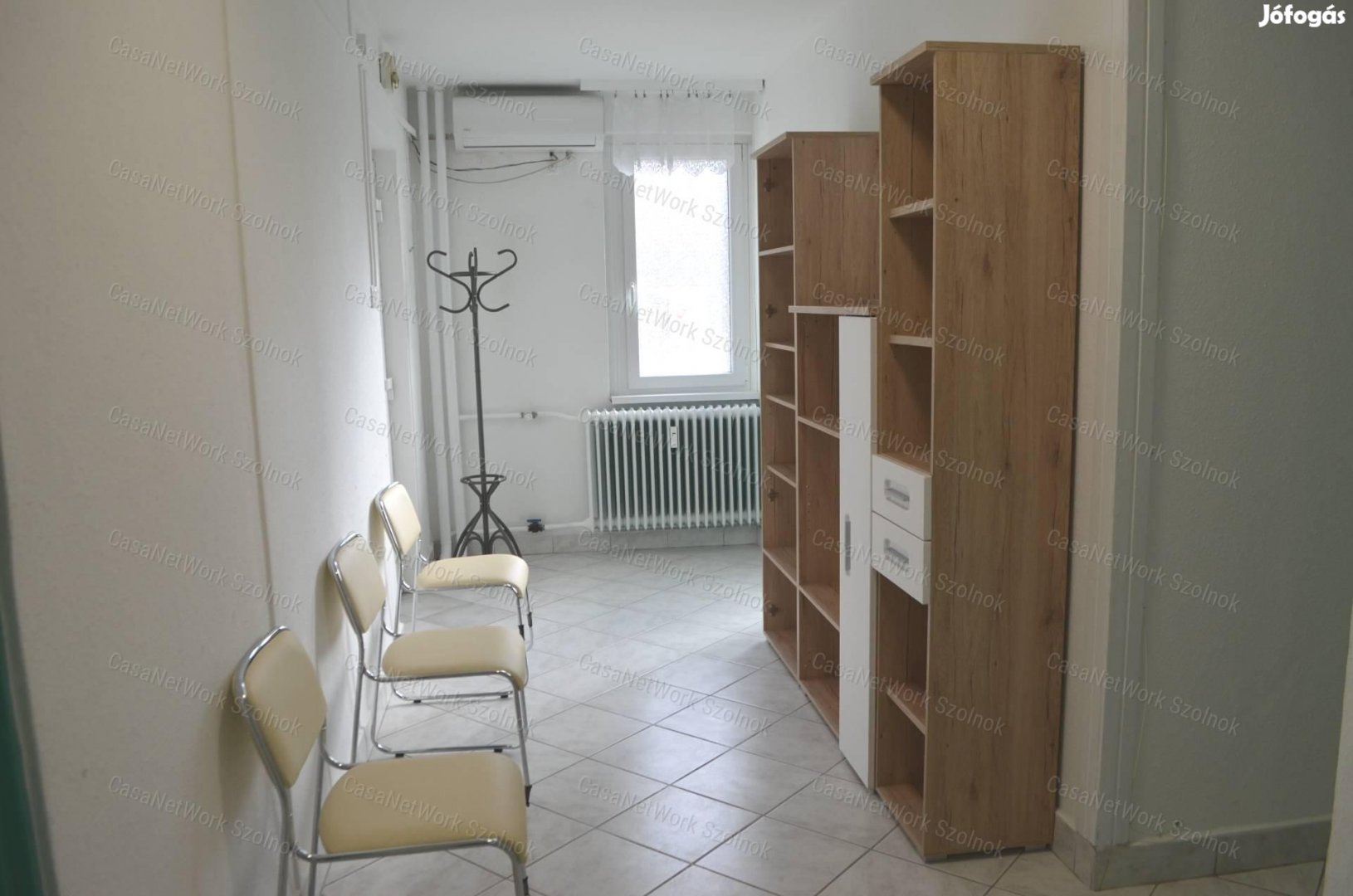 Szolnokon belvárosban eladó 49 m2-es  orvosi rendelő