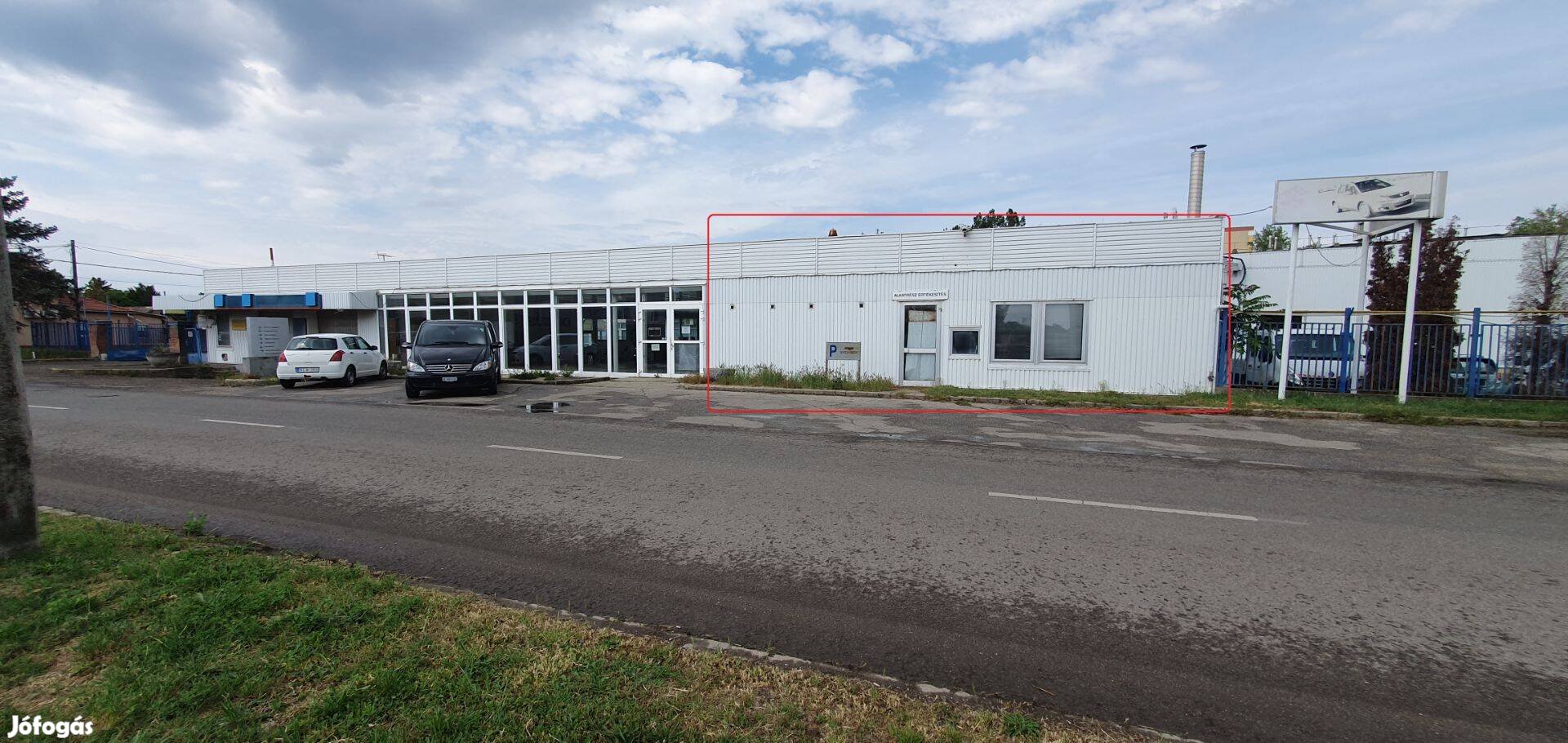 Szolnokon üzlethelység és iroda kiadó