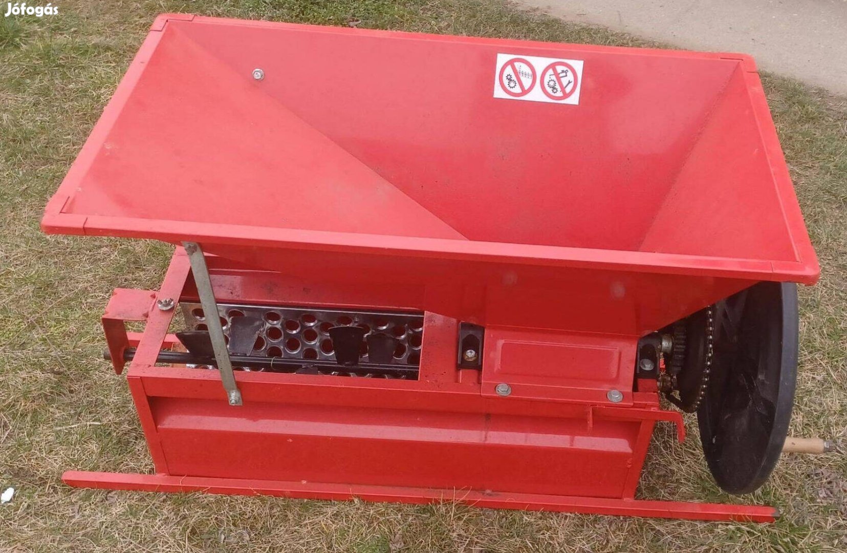 Szőlő daráló és szemező