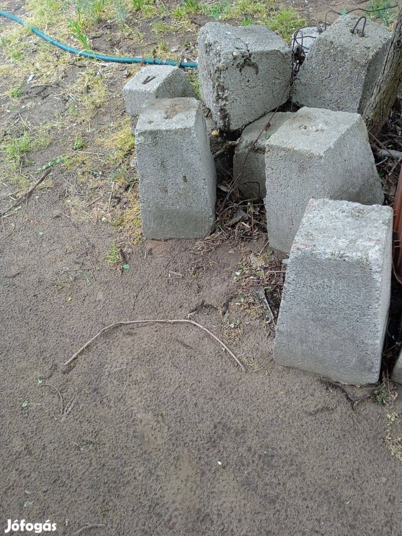 Szőlőben használt beton tuskó