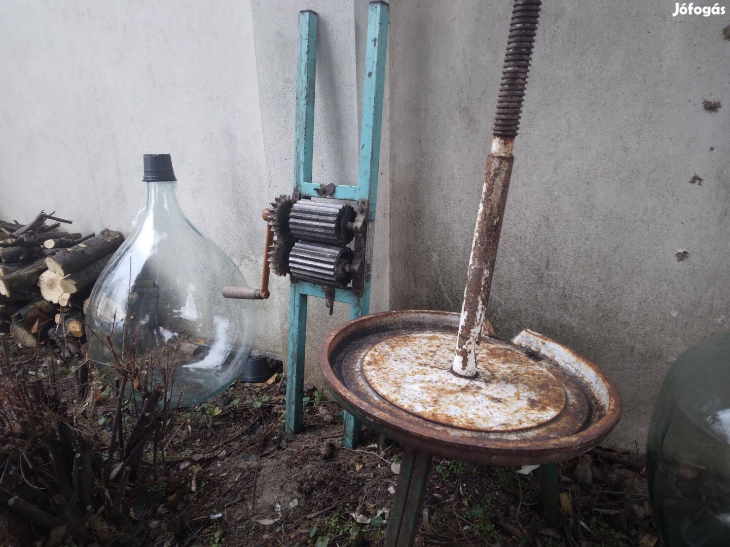 Szőlőprés, daráló, üvegballon eladó