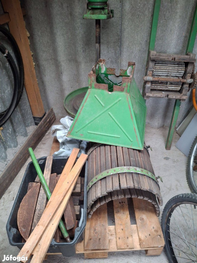 Szőlőprés és daráló