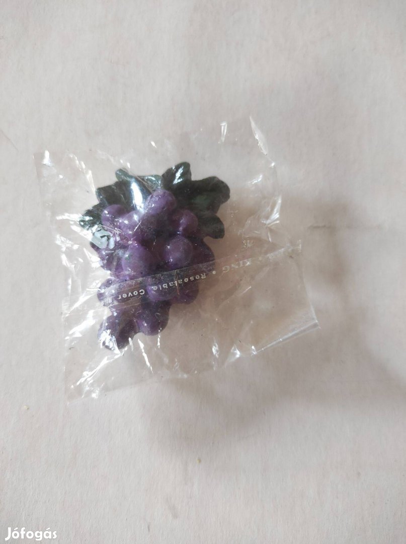 Szőlőt ábrázoló hűtőmágnes, 6 cm