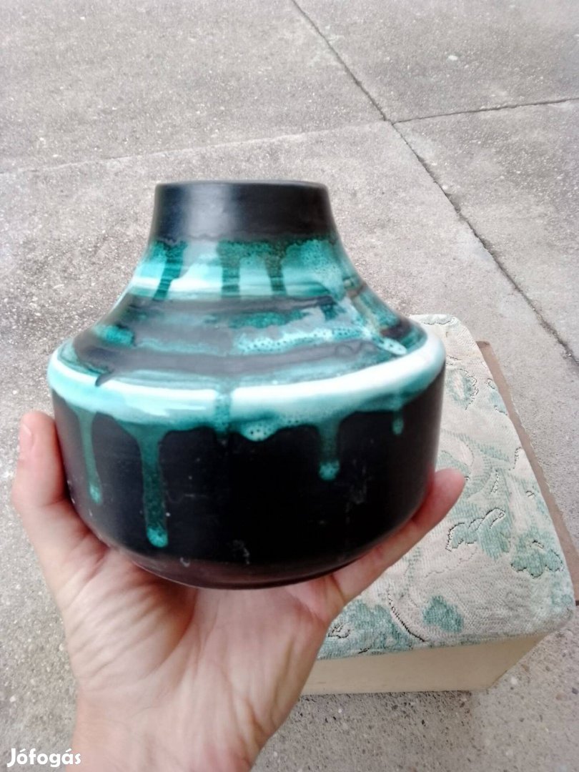 Szombath Zsuzsanna iparművészeti váza