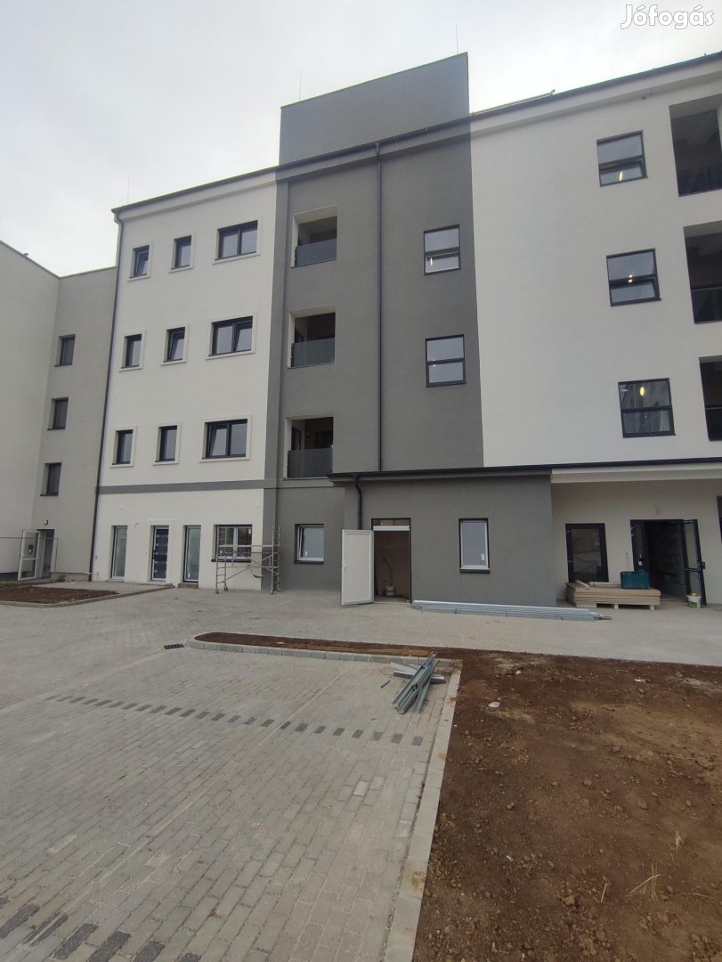 Szombathely belvárosában 44 m2 + 6 m2 fedett terasz ÚJ építésű 2