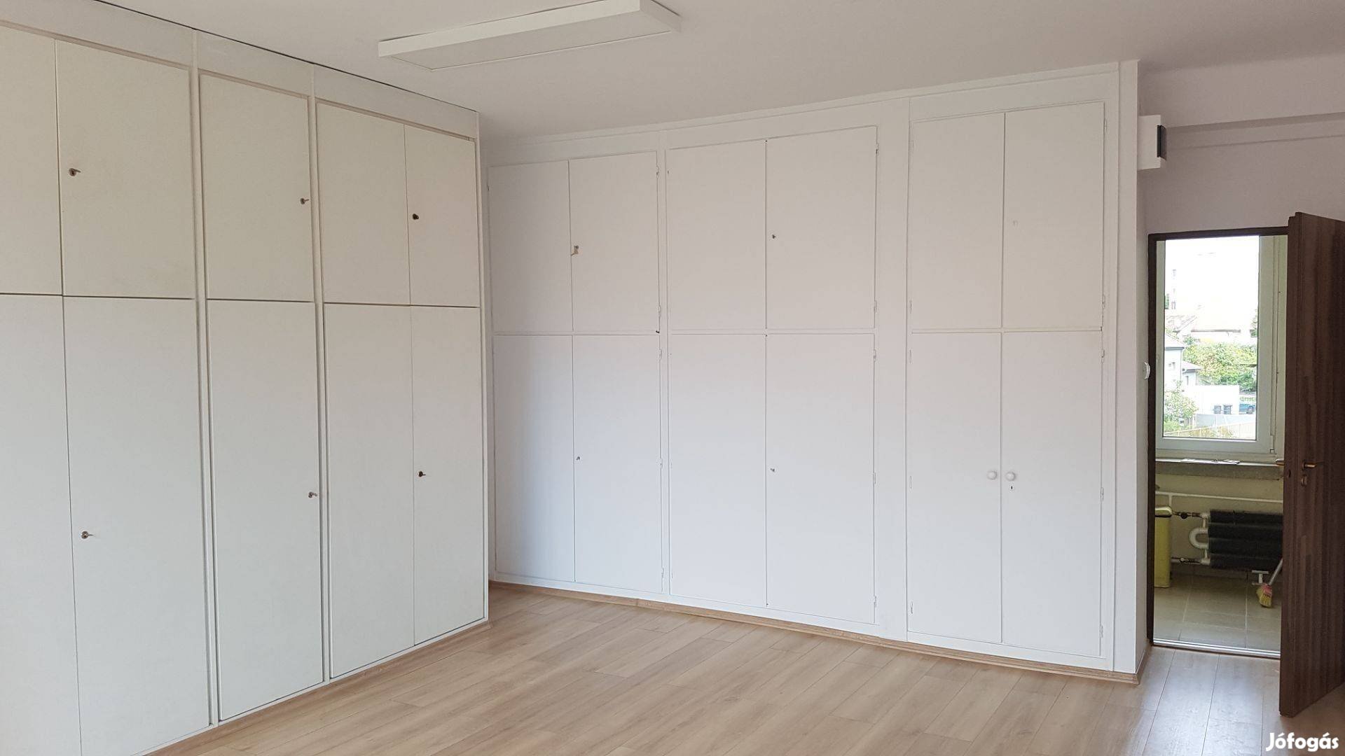 Szombathelyen 32 m2-es iroda hosszú távra kiadó