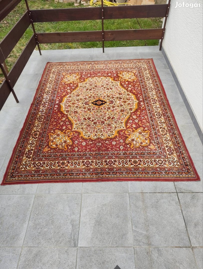 Szőnyeg eladó szép állapotú