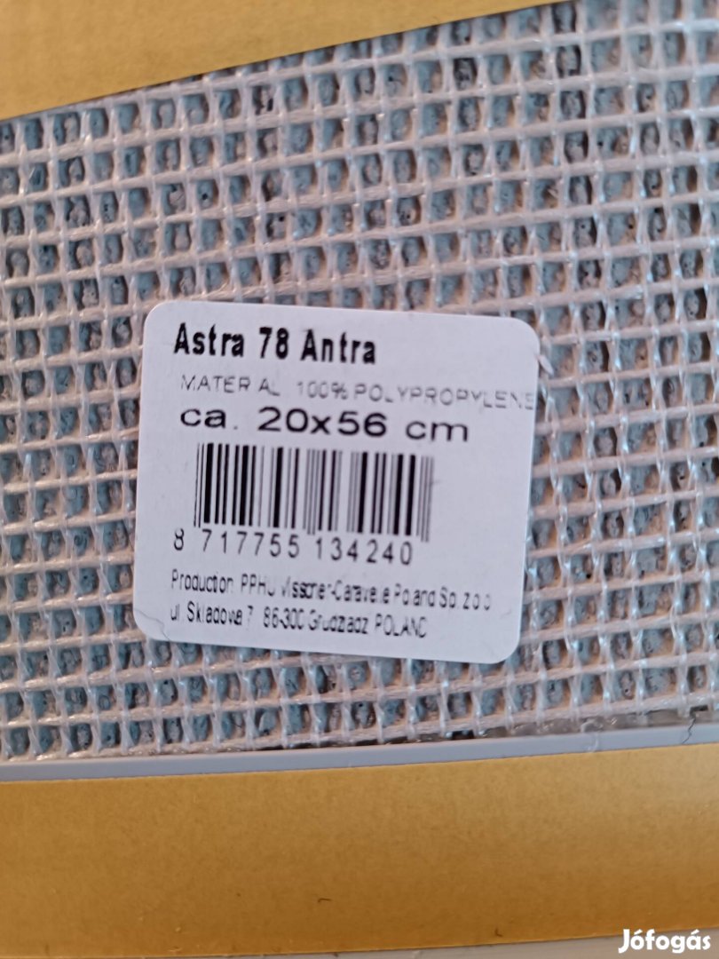 Szőnyeg lépcsőfokra.