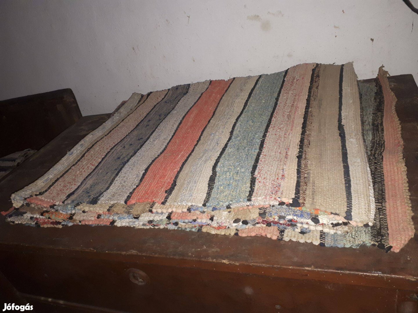 Szőnyegek házi szövésű eladók!