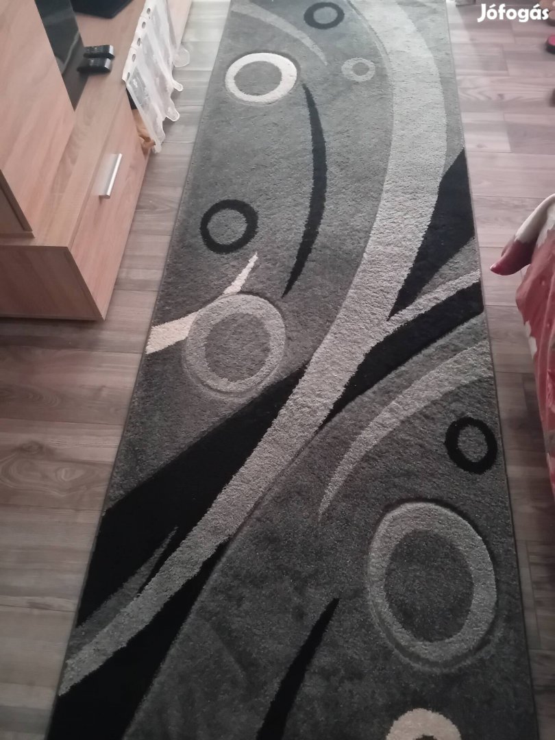Szőnyegek több méretben újszerű