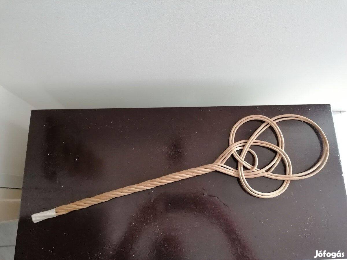 Szőnyegporoló vessző, prakker