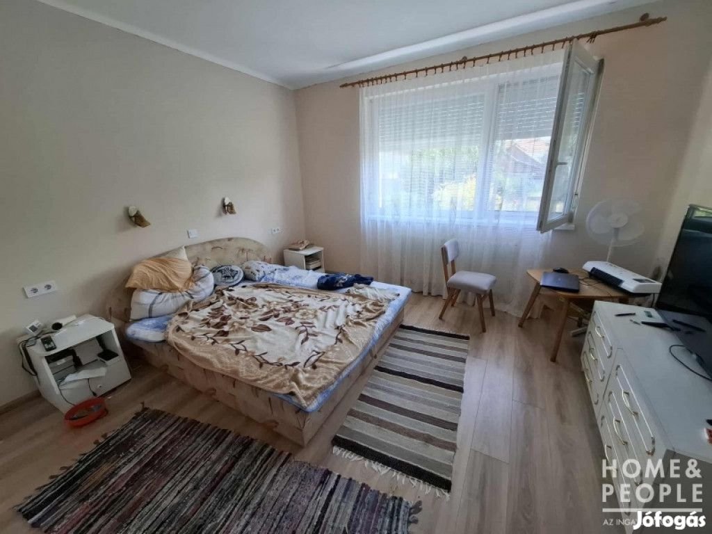 Szőregi kétszintes ház eladó! - Szeged