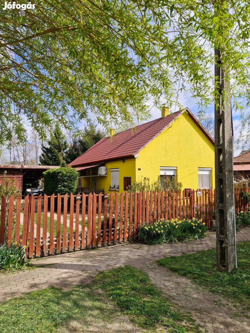 Szorgalmatoson 91m2 beépített alapterületű családi ház eladó