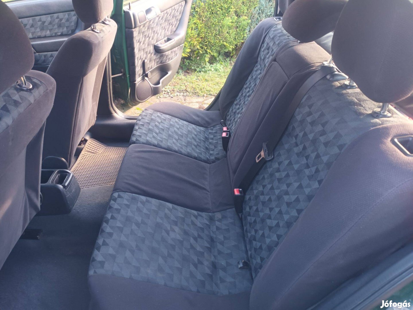 Szövet hátsó ülés garnitúra Opel Astra G Caravan ingyen átvehető