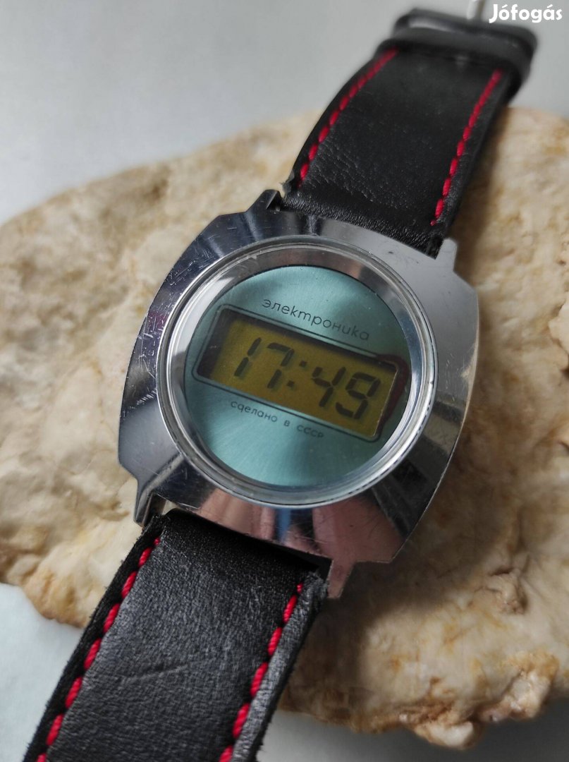 Szovjet nagyon ritka Elektronyika quartz karóra