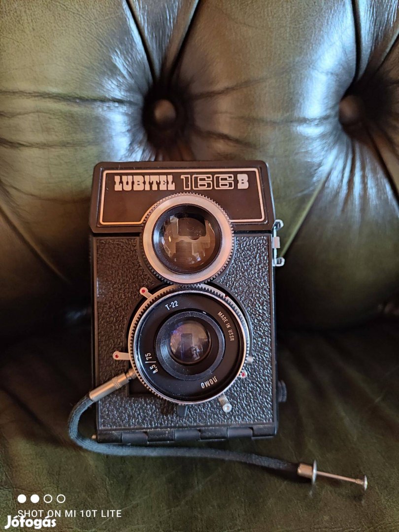 Szovjet önkioldó fényképezőgép - Lomo Lubitel 166 B