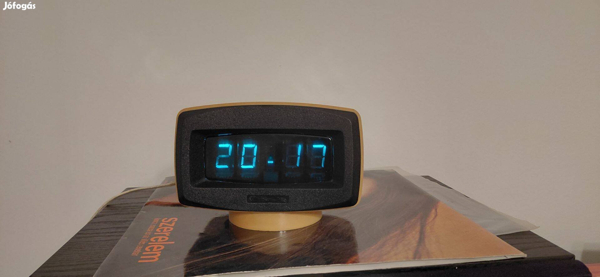 Szovjet orosz VFD csöves retro óra