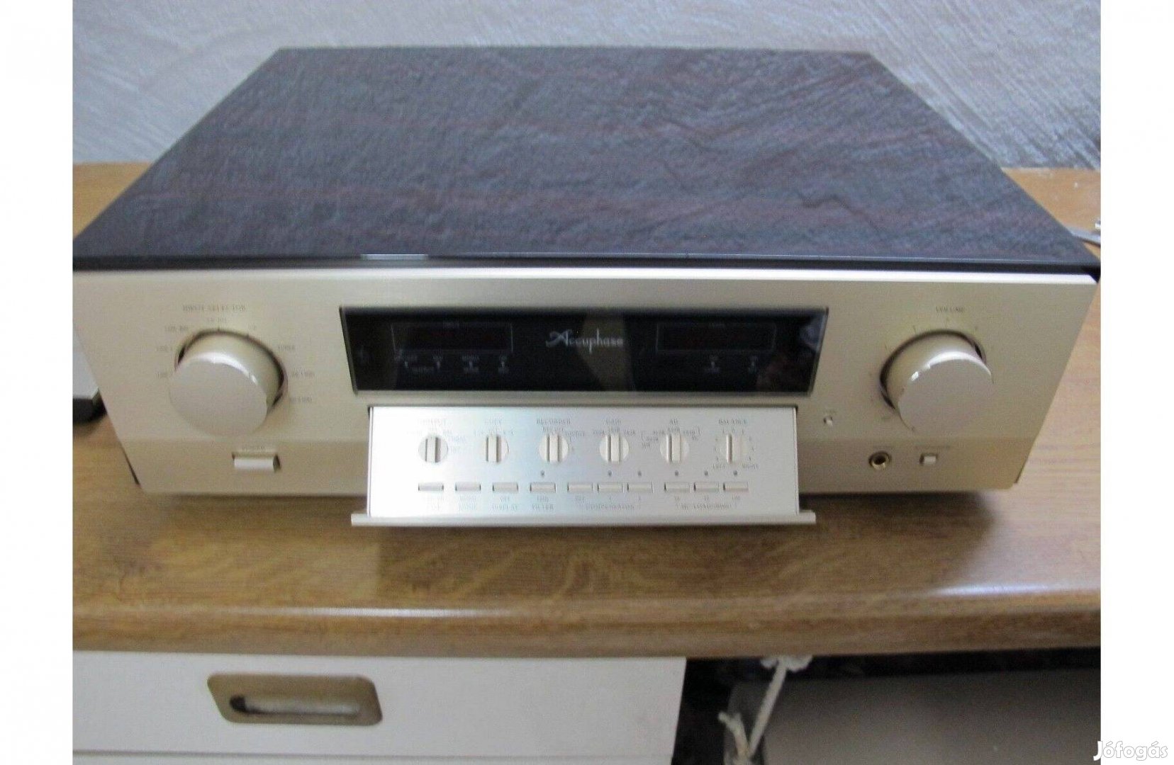 Sztereó előerősítő Accuphase C-2810