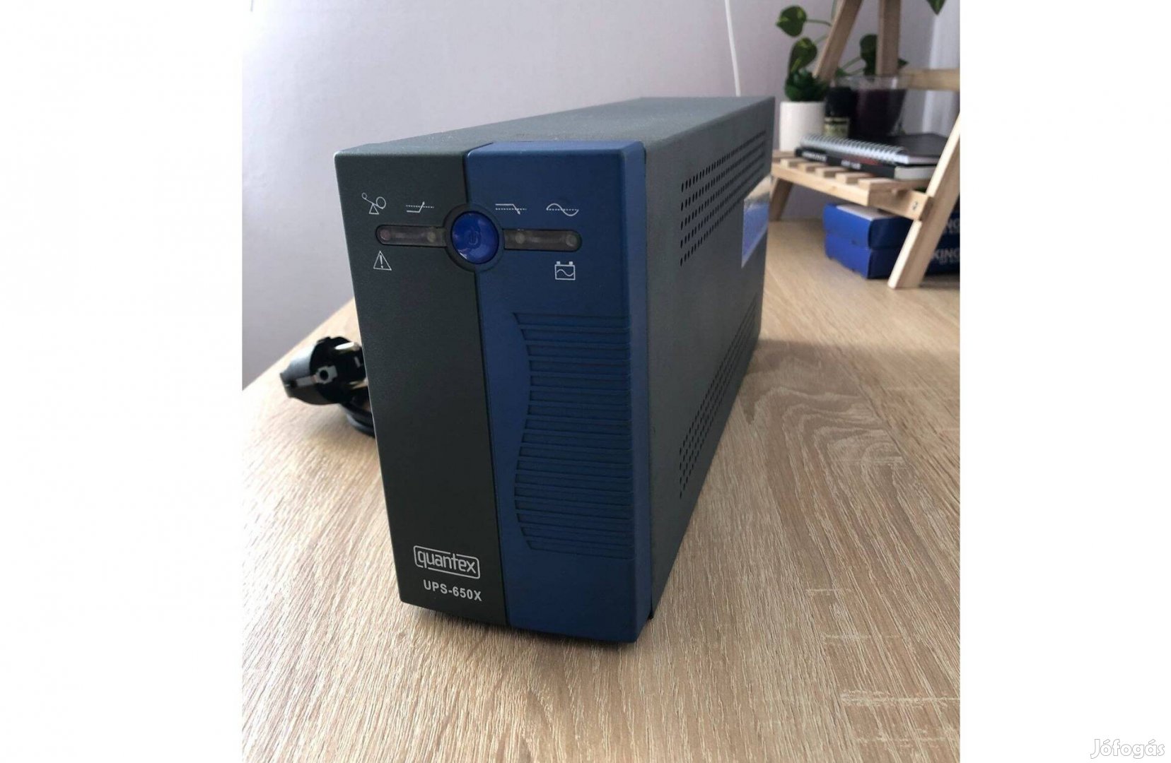 Szünetmentes táp UPS-650 x