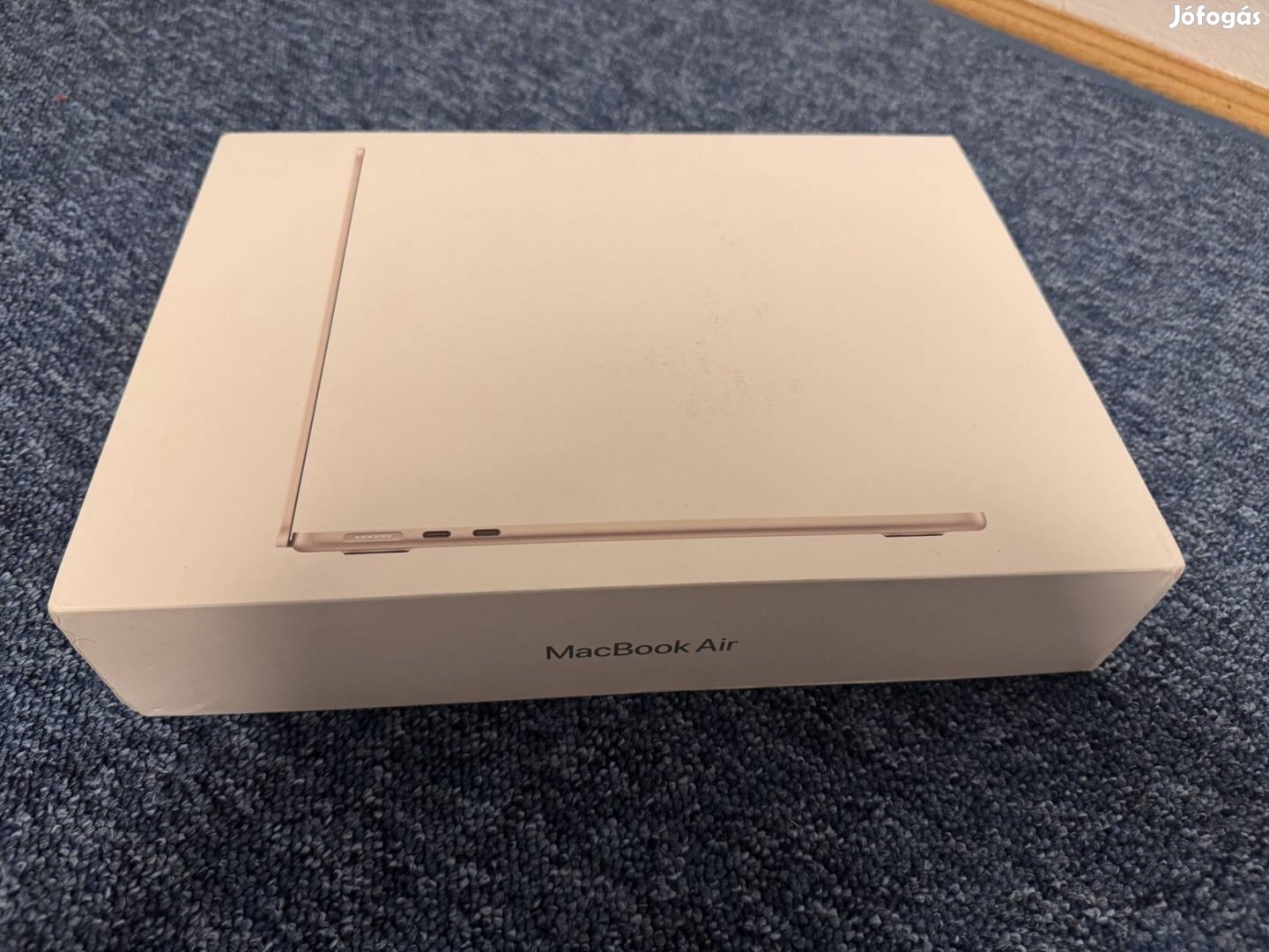 Szuper Akció Új Bontatlan Apple Macbook Air 13" M3 512GB Stairlight -