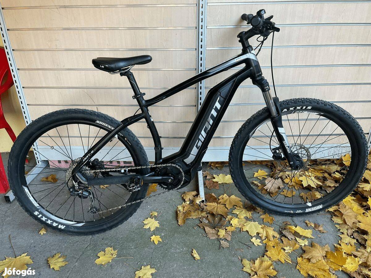 Szuper november, Giant Dirt-E 27,5", 46cm Giant Syncdrive 450km