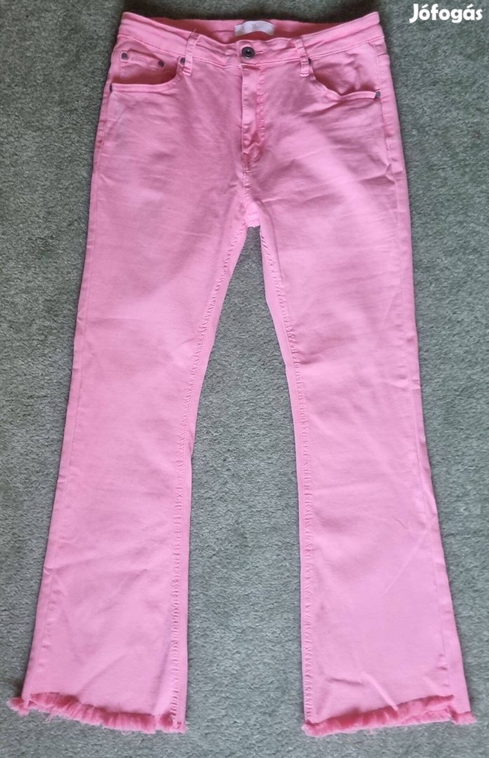 Szupi tapintású, divatos, alig felvett V Milano designer