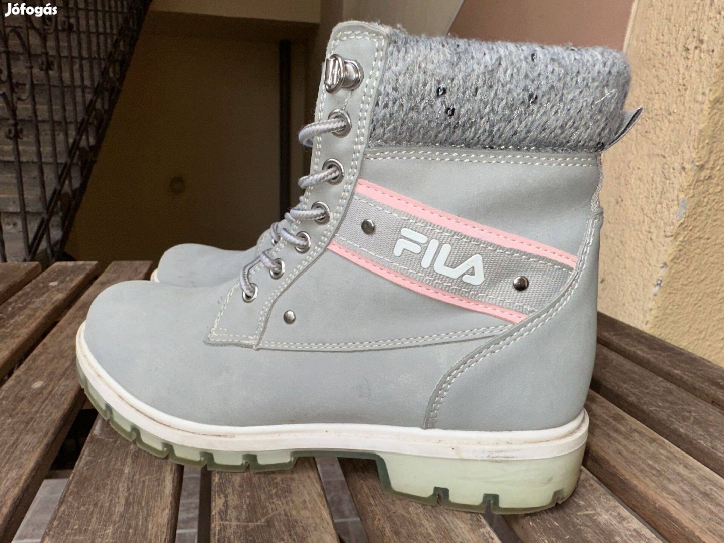 Szürke Fila bakancs (39-es méretben)