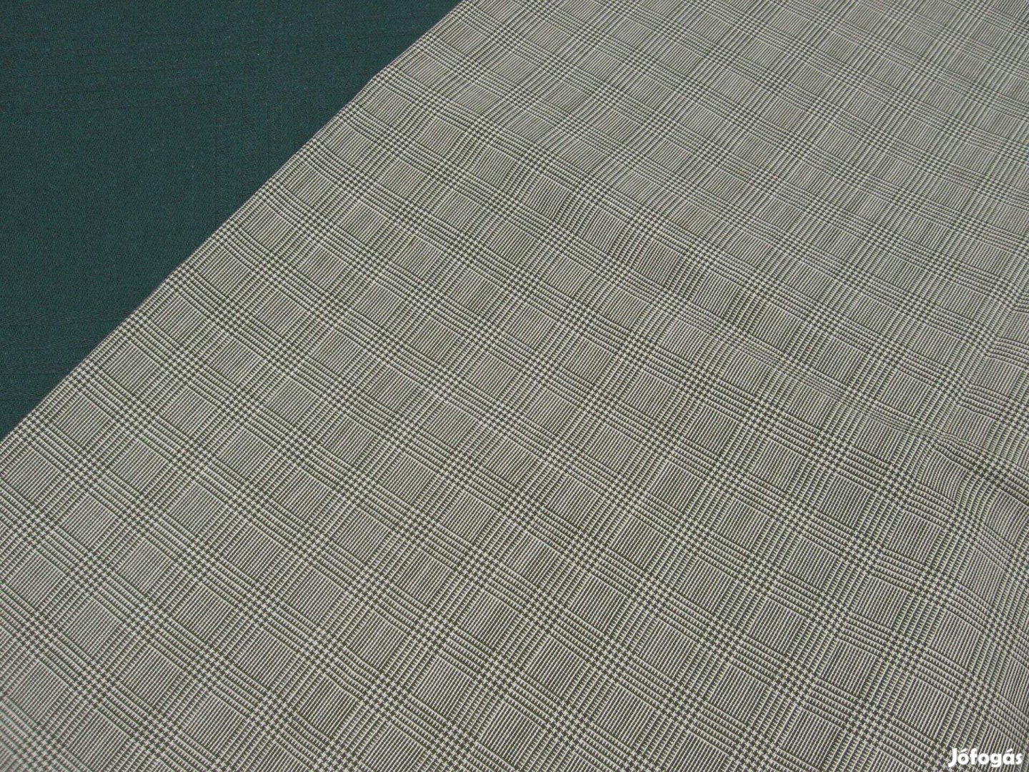 Szürke, apró kockás szövet - méteráru IV1.