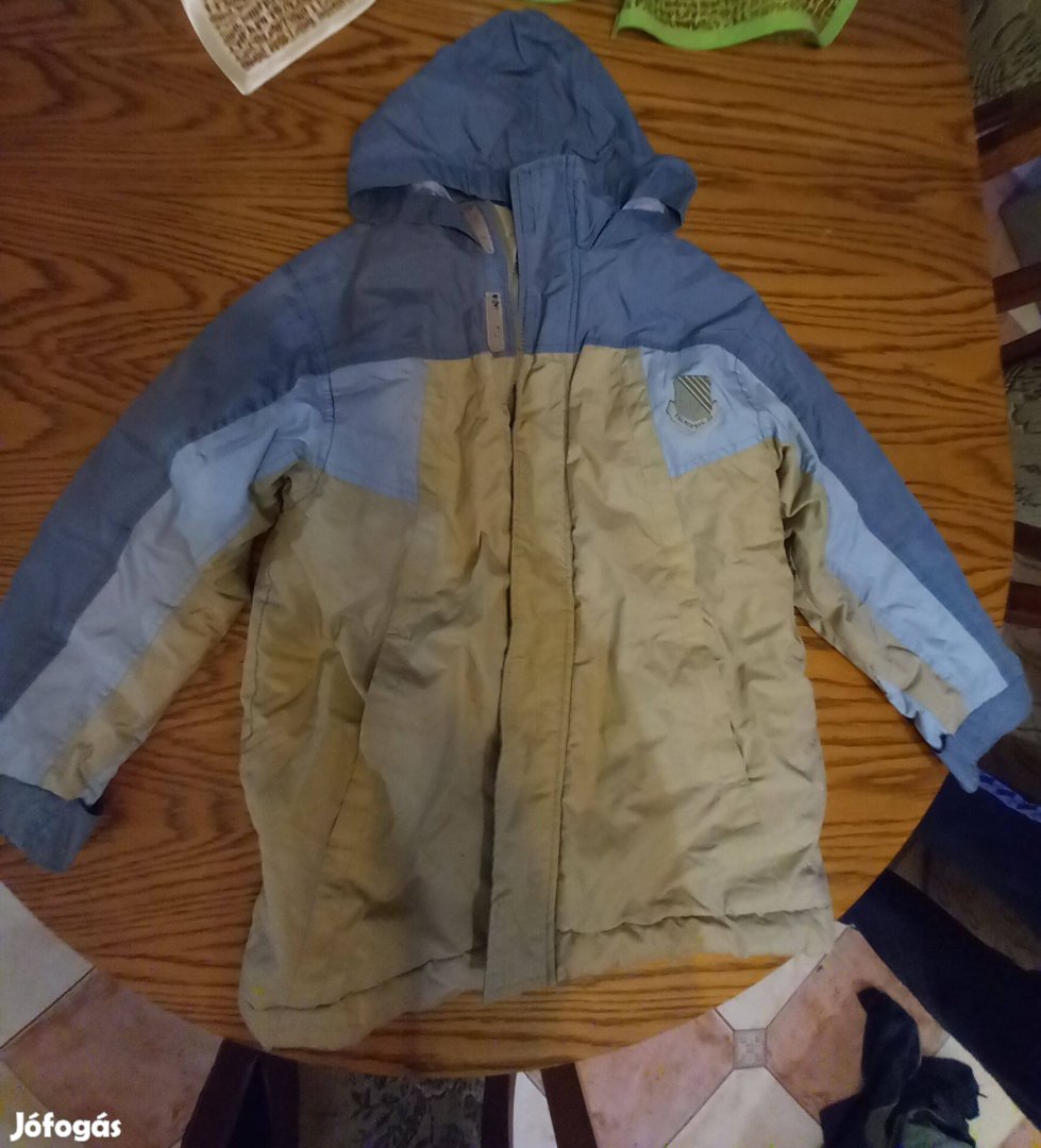 Szürke ,kék kabát