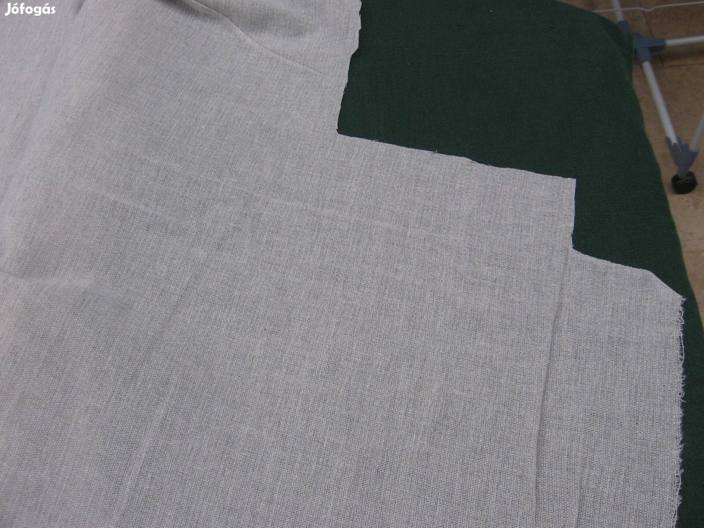 Szürke, műszálas géz - méteráru IV7.