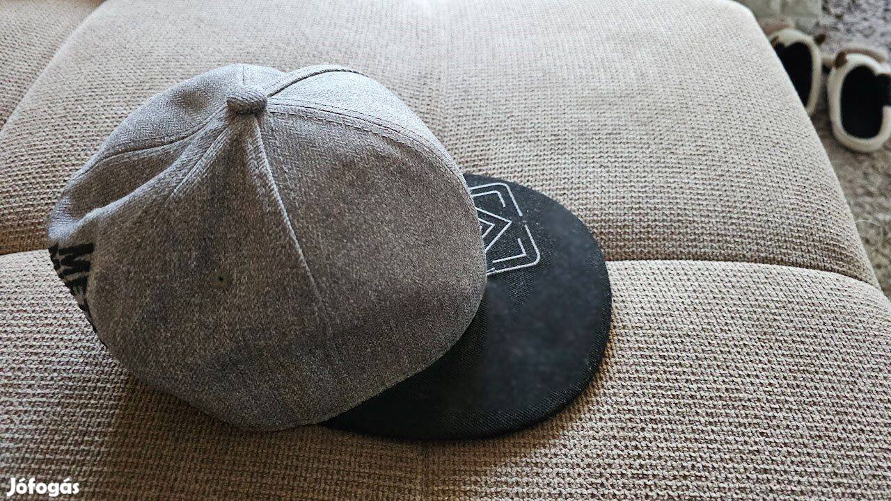 Szürke különleges baseball sapka