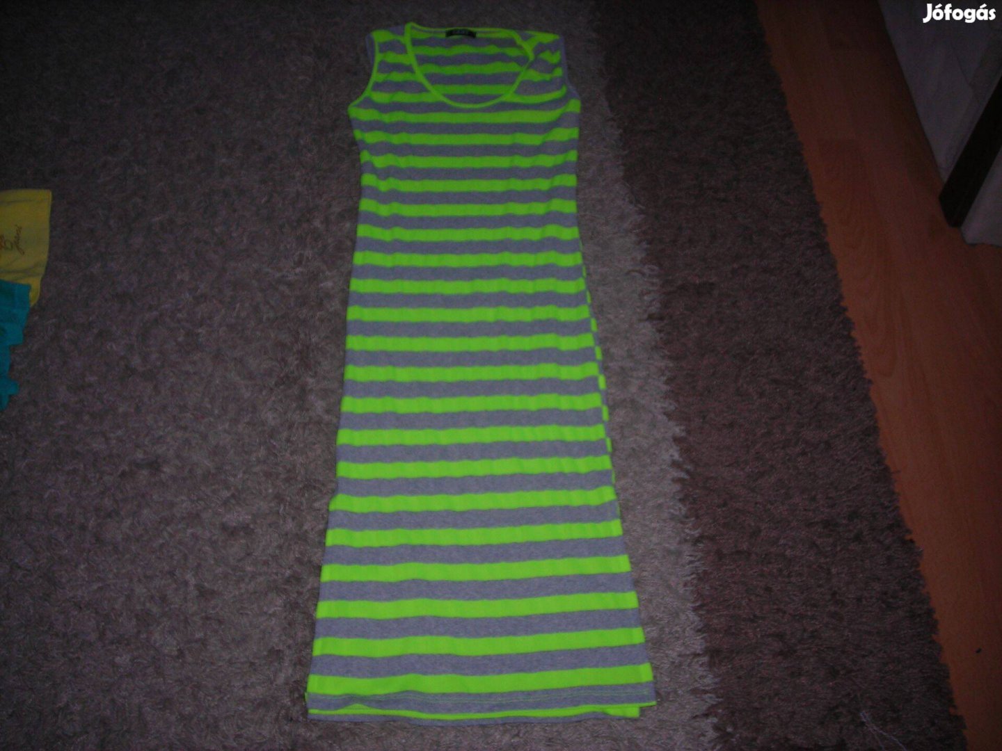 Szürke neon zöld bordás női ruha XS S