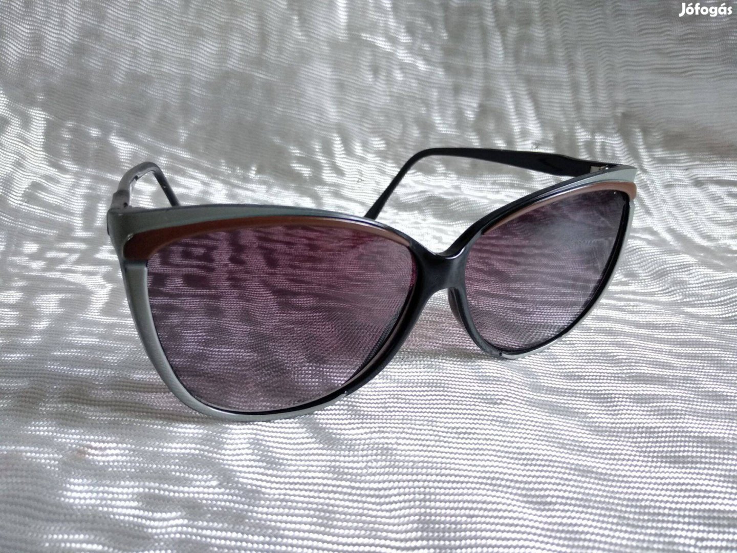 Szürke retro napszemüveg