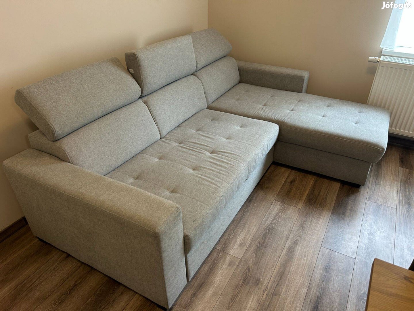 Szürke sarokkanapé
