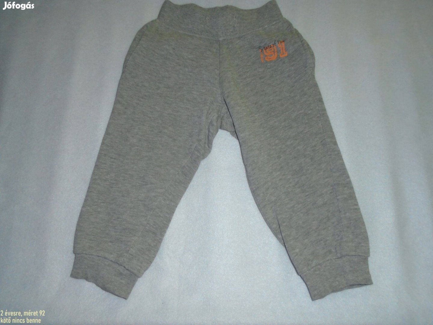 Szürke színű jogger nadrág 2 évesre méret 92