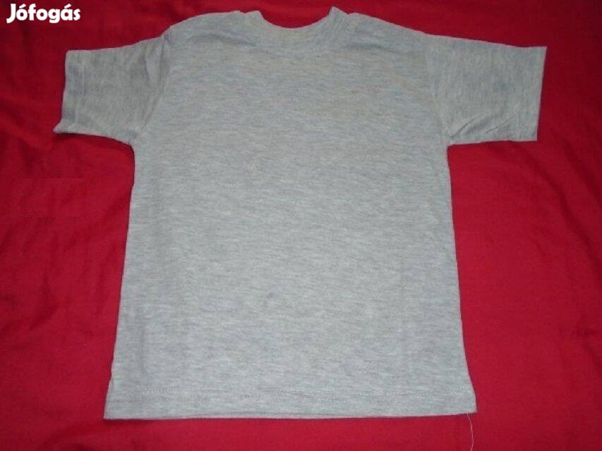 Szürke színű póló 5-6 évesre (méret 116)