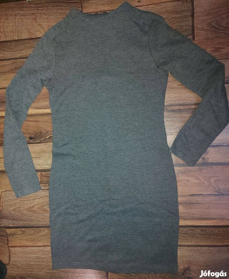 Szürke térdig érő kötött ruha