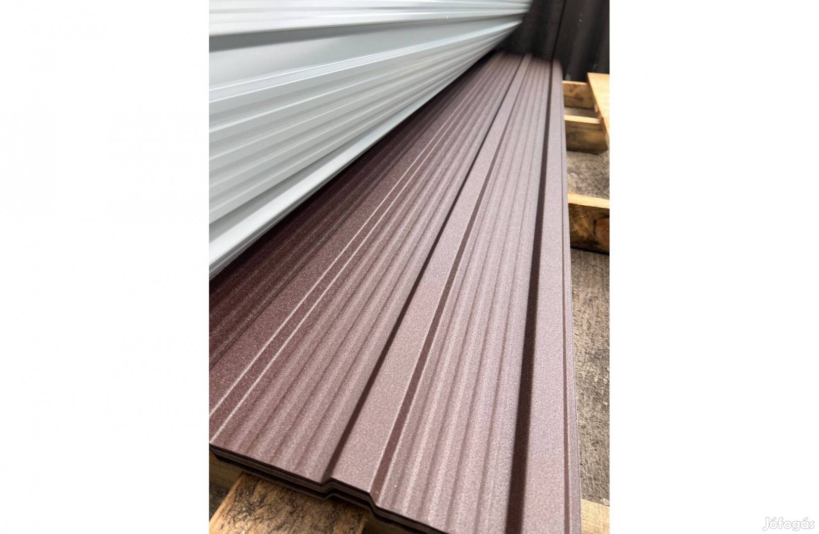 T12 Matt Barna 0.38mm 200x85 cm Trapézlemez Kapható