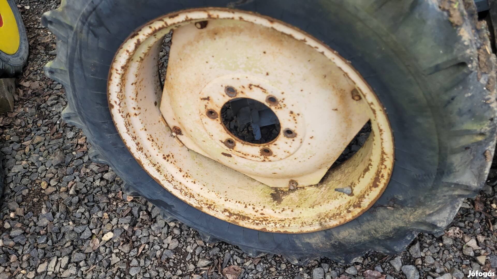 T25 hátsó kerekek eladókő