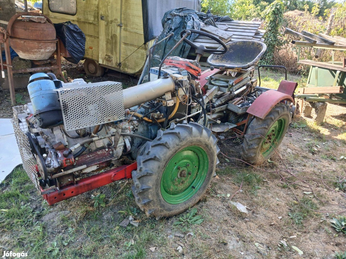 T4K traktor Dízel