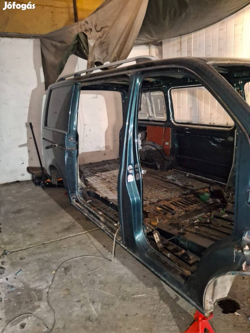 T5 caravell 2008 évjárat karosszéria és alkatrészek