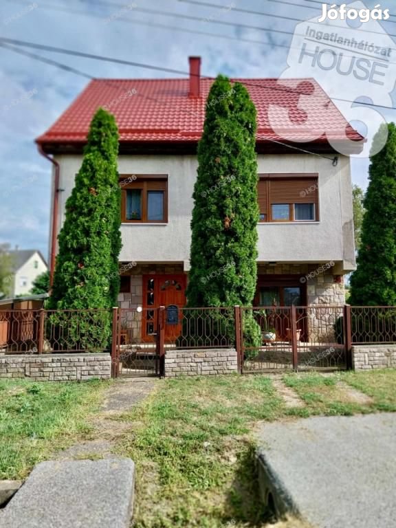 TARCALON NAPPALI + 3 SZOBÁS, 150 M2 CSALÁDI HÁZ ELADÓ