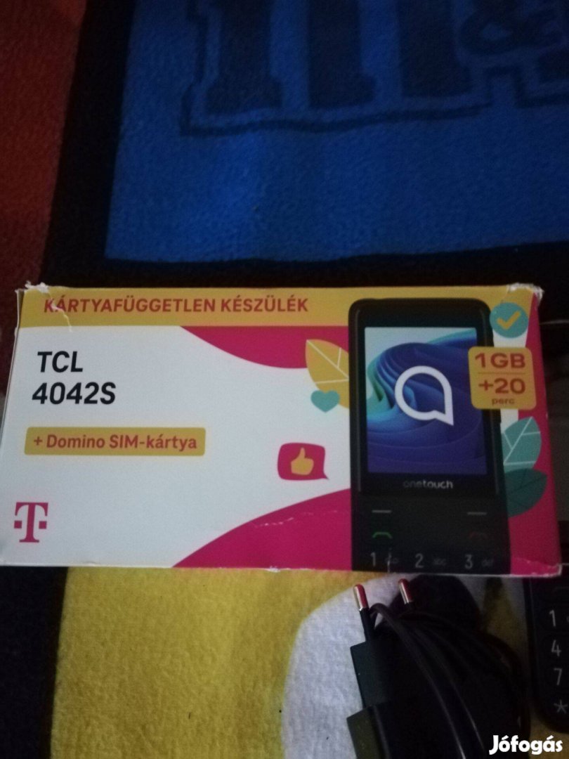 TCL duál simes 6 hónapos nyomógombos mobiltelefon eladó