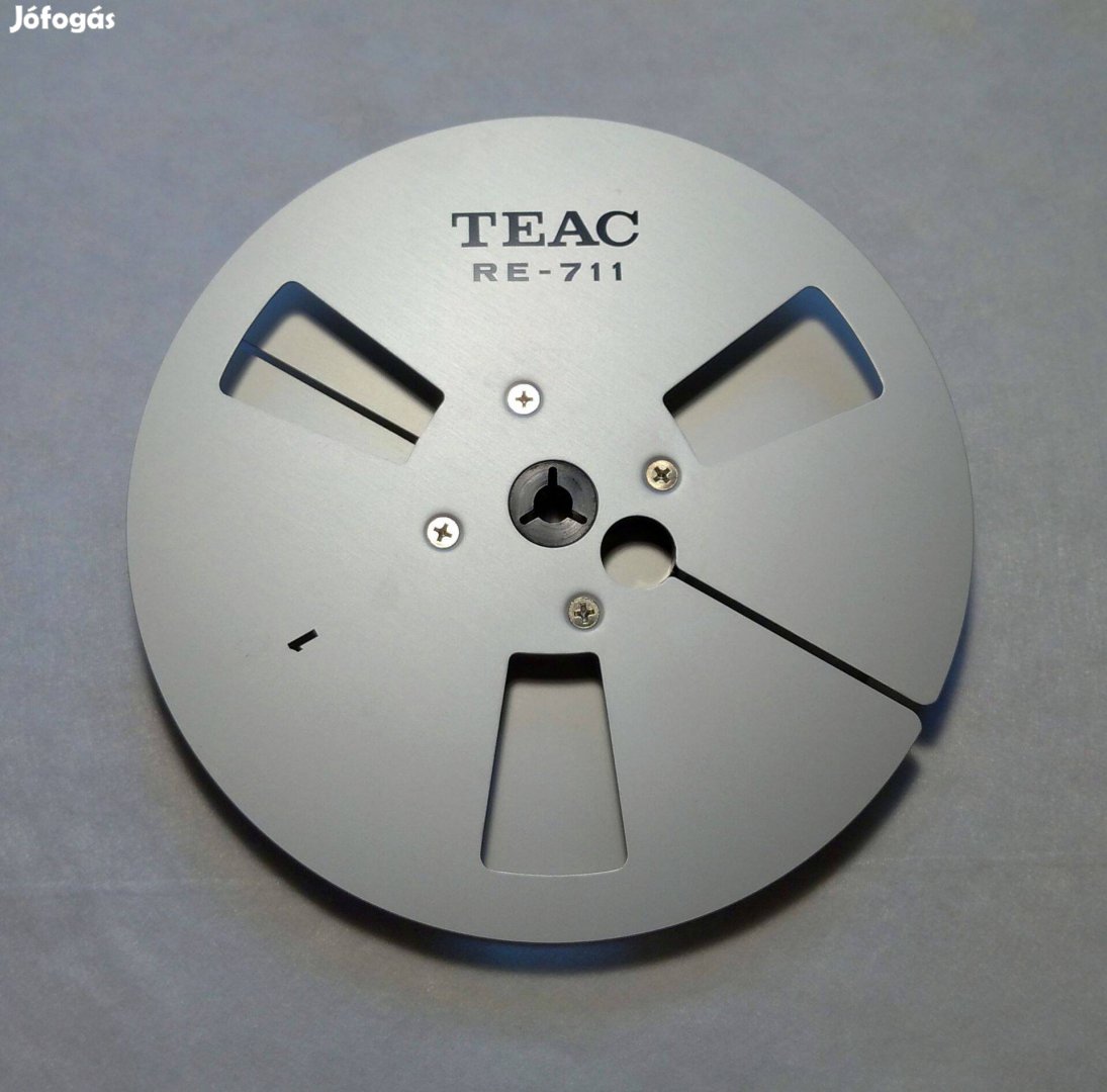 TEAC RE-711 18 cm újszerű fém magnó orsó dobozában szalagos magnóra